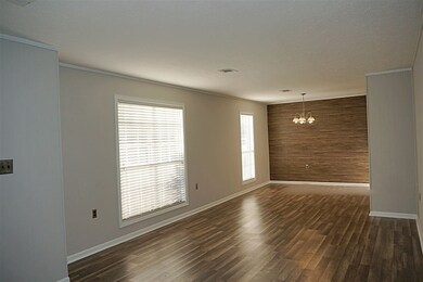 Spacious Dining / Living Room