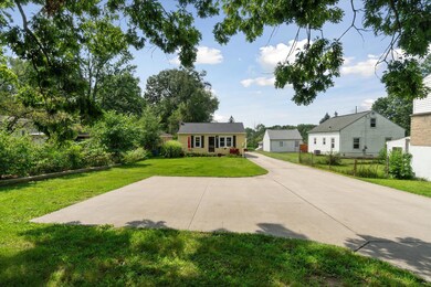 3832 Lovers Lane