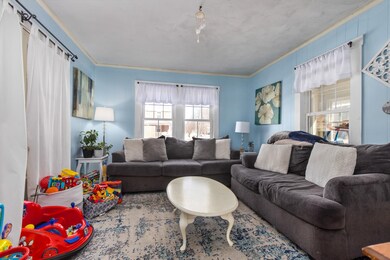 2 Elder St unit 2 & 4, Newmarket, NH 03857 - photo 3