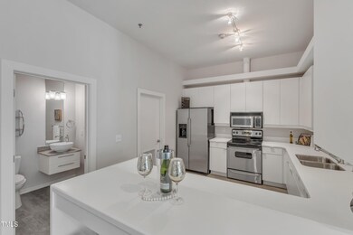 15-319 Fayetteville St 509-10