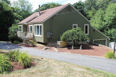 90 Redfield Cir, Derry, NH 03038 - photo 4