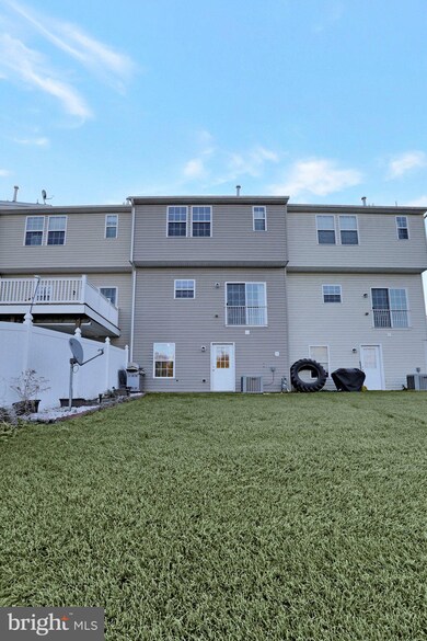 10340 Bridle Ct, Hagerstown, MD 21740 - photo 6