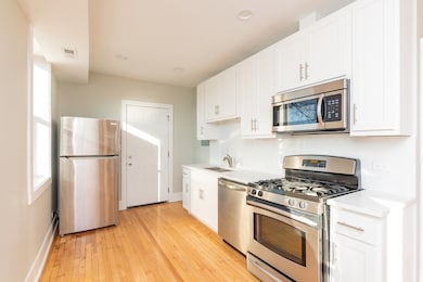 1122 W Addison St unit 3, Chicago, IL 60613 - photo 2