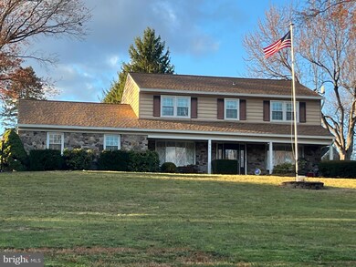 613 Hillcrest Dr, Perkasie, PA 18944 - photo 5