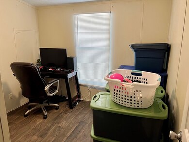 13019 Maplewood Ln, Old River-Winfree, TX 77535 - photo 6