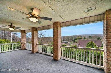 915 Hillcrest Dr, Olyphant, PA 18447 - photo 7