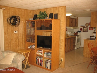 5383 Circle Z Living Room to Kitchen New