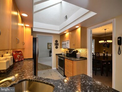 9425 Copenhaver Dr, Potomac, MD 20854 - photo 5