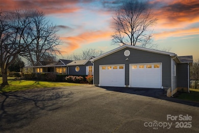 4598 Pruett Dr, Morganton, NC 28655 - photo 2