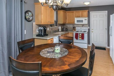 2286 Hickory Circle Dr, Howell, MI 48855 - photo 7