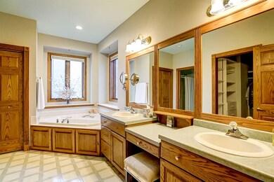 1204 Dolan Dr, Sun Prairie, WI 53590 - photo 7