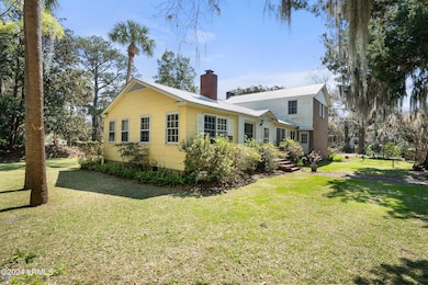 809 Hamilton St, Beaufort, SC 29902 - photo 2