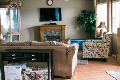 210 Marna Lynn Dr, Prairie Grove, AR 72753 - photo 2