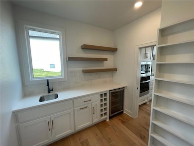 7115 Richards Dr, Shawnee, KS 66216 - photo 6