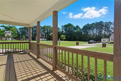 1400 Geron Ln, West Point, VA 23181 - photo 4