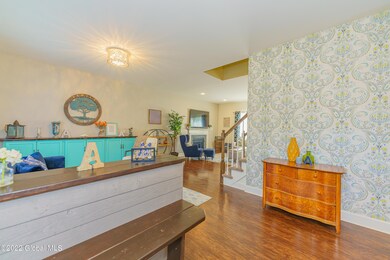 Foyer/Flex Room