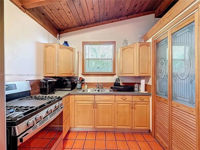 18201 SW 204th St, Miami, FL 33187 - photo 6