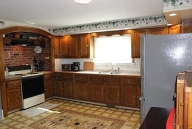 34 Bacon St, Orange, MA 01364 - photo 5