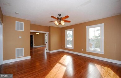 354 Lee St, Strasburg, VA 22657 - photo 3