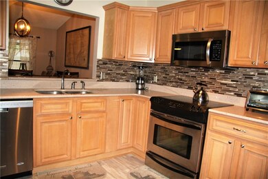 PASS THROUGH & BAR...GLASS TILE BACK SPLASH