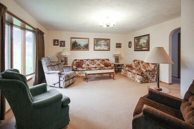 425 W Cherry St, Freeport, IL 61032 - photo 4