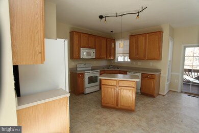 3320 Elsa Ave, Waldorf, MD 20603 - photo 6