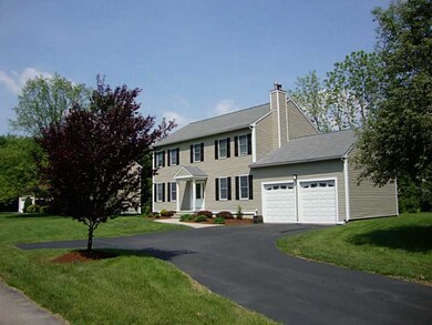 7 Douglas Dr, Cumberland, RI 02864 - photo 2