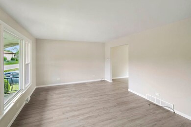 3415 Laurel Ln, Hazel Crest, IL 60429 - photo 2