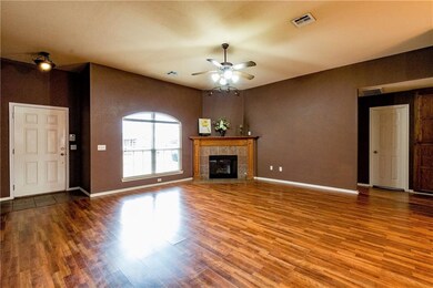 4405 Spotted Owl Cir, Norman, OK 73072 - photo 2