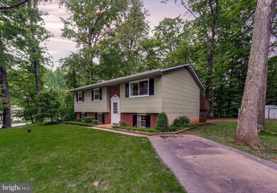 5815 Victor Dr, Sykesville, MD 21784 - photo 3