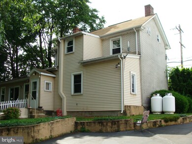 158 W Butler Ave unit THIRD FLOOR BEDROOM, Doylestown, PA 18901 - photo 3