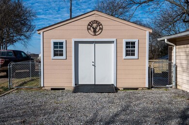 909 N Main St, Ector, TX 75439 - photo 6