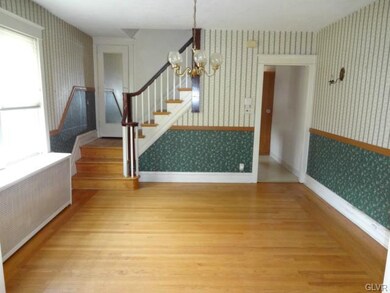 Large Bright Dining Room