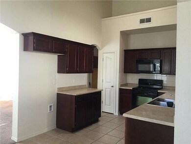 7983 Scorpius Ln, El Paso, TX 79907 - photo 6