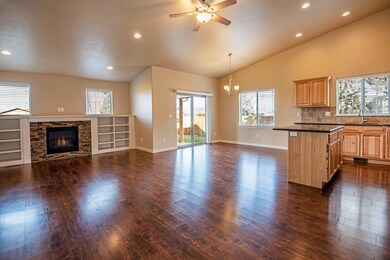 2101 NW Larchleaf Ln Redmond-print-005-0
