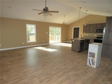 1032 Jennings Rd, Statesville, NC 28625 - photo 6