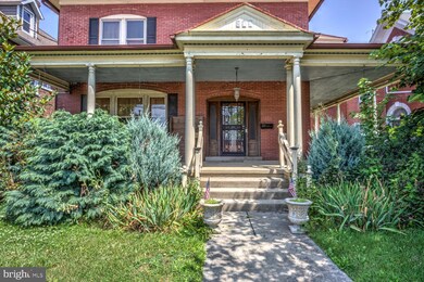 311 E Main St, New Holland, PA 17557 - photo 3