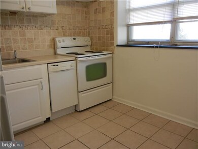 53 Llanfair Rd unit E, Ardmore, PA 19003 - photo 2