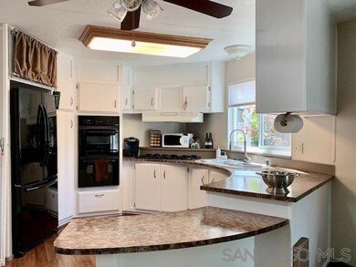 Light bright kitchen with all upgraded appliances 