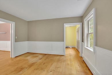 152 Cedar Swamp Rd, Storrs Mansfield, CT 06268 - photo 3