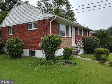 410 Saint Margarets Dr, Capitol Heights, MD 20743 - photo 5