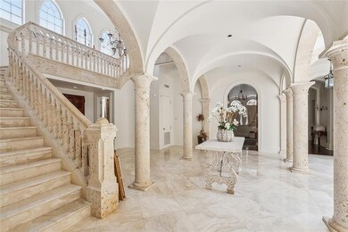 FOYER/STAIRCASE