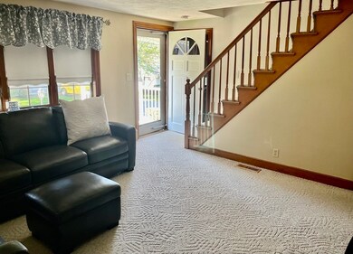 37 Locust St, Woburn, MA 01801 - photo 3