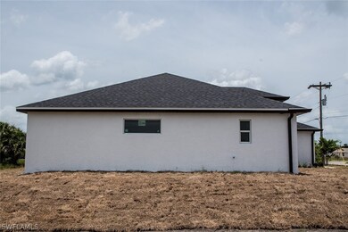 240 Blackstone Dr, Fort Myers, FL 33913 - photo 7