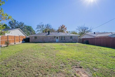 1921 Memphis Dr, Bedford, TX 76022 - photo 7