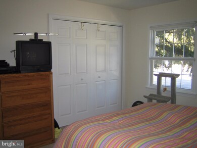 3332 Spring Ln unit D-26, Baileys Crossroads, VA 22041 - photo 3