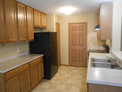 3137 Gallant Dr, Columbus, OH 43232 - photo 7