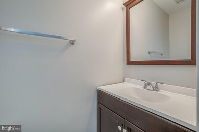 11928 Thurloe Dr, Lutherville Timonium, MD 21093 - photo 5