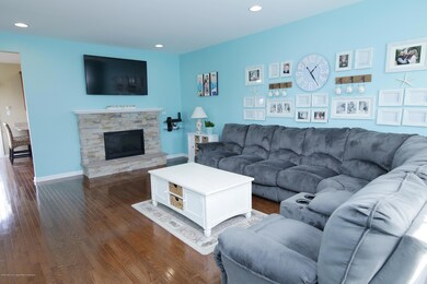 207 Chickadee Ct, Freehold, NJ 07728 - photo 6