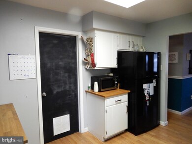 140 E Hanover St, Newtown, PA 18940 - photo 4